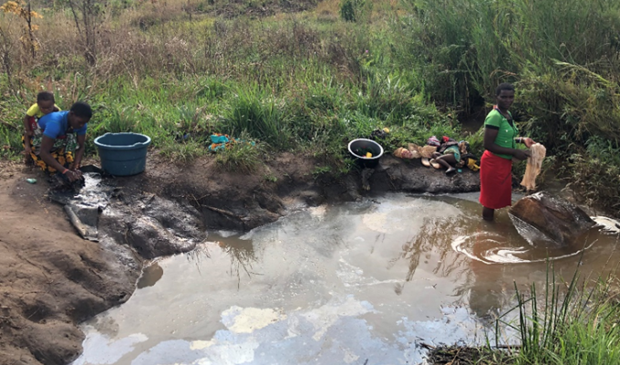 再利用や節約で使用抑える　　雨水は生活用水の要　　連載「アフリカにおける農の現在（いま）」第17回の写真